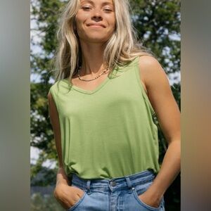 JACKSON ROWE | girlfriend tank | size xs